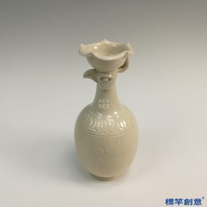 GB114 北宋定窯米白釉刻鳳紋仿西亞鳳首瓶