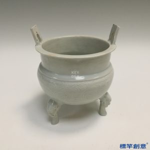 GC174 南宋湖田窯青白瓷雕雲紋鼎式香爐