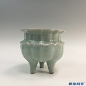 GC176 南宋龍泉窯粉青釉多稜花口鬲式香爐