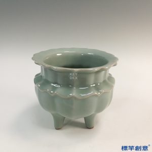GC176 南宋龍泉窯粉青釉多稜花口鬲式香爐