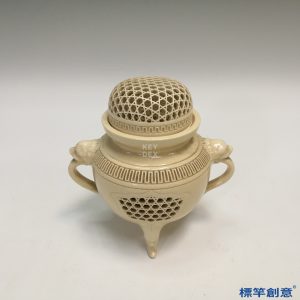 JJ018 日本大正時期薩摩燒米白釉鏤空薰香爐