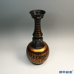 FB127 唐代黑陶金彩繪纏枝花卉紋盤口長頸瓶