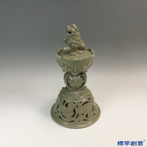FC043 五代越窯青瓷鏤空蓮座獅子鈕薰香爐