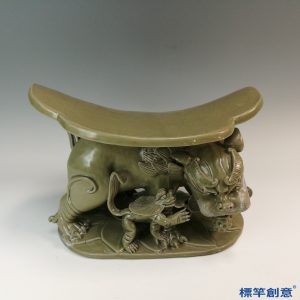 FC048 五代越窯青瓷瑞獸驅魔瓷枕