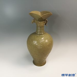 FC053 五代越窯土青瓷刻纏枝花卉鳳首壺