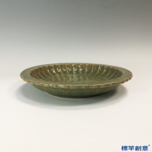 GB126 北宋東溝窯褐青瓷仿金銀器菊瓣紋花口盤