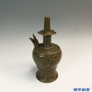 GB127 北宋耀州窯褐青瓷刻纏枝花卉紋淨瓶