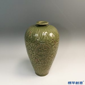 GB132 北宋耀州窯褐青瓷刻牡丹紋梅瓶