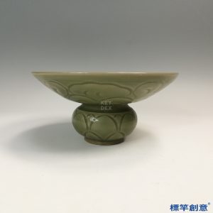 GB134 北宋耀州窯褐青瓷刻蓮瓣紋唾盂渣斗