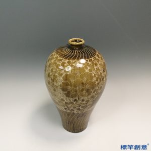 GB153 北宋定窯亮面褐黃釉刻纏枝牡丹紋梅瓶