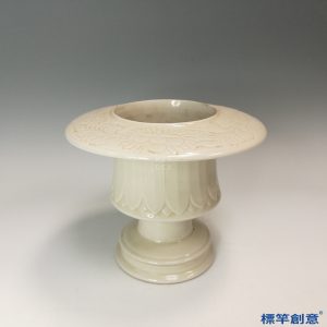GB159 北宋定窯米白釉刻蓮瓣紋佛教行爐