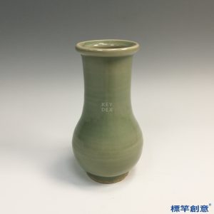 GC193 南宋龍泉窯青瓷素面無紋香瓶