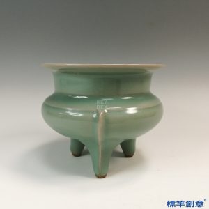 GC196 南宋龍泉窯粉青釉出筋鬲式香爐