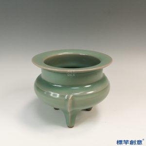GC196 南宋龍泉窯粉青釉出筋鬲式香爐
