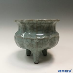 GC199 南宋龍泉窯粉青釉冰裂紋葵口鬲式香爐