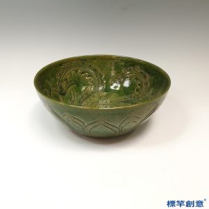 GD024 遼代赤峰窯綠釉刻蓮瓣鳳紋碗