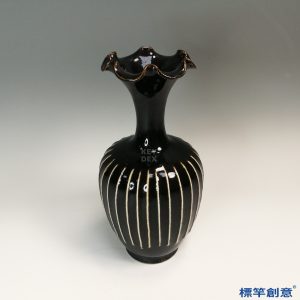 GE022 金代介休窯黑釉剔白線紋花口瓶