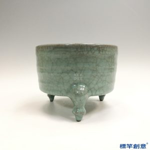 GC205 南宋官窯粉青釉冰裂紋奩式香爐
