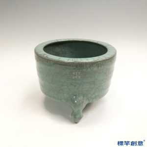 GC205 南宋官窯粉青釉冰裂紋奩式香爐
