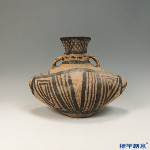 AA014 馬家窯文化彩陶對稱網紋雙耳扁壺