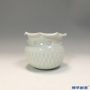 GC208 南宋湖田窯青白瓷刻菱紋花口水盂