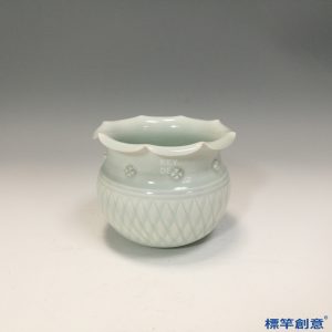 GC208 南宋湖田窯青白瓷刻菱紋花口水盂