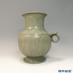FC066 五代越窯青瓷刻蓮瓣紋仿金銀器單耳廣口壺