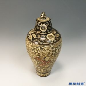 GC213 南宋磁州窯米白地雙彩繪人物帶蓋梅瓶