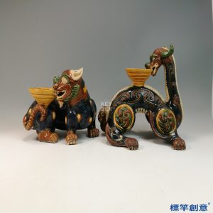FB147 唐代三彩陶塑青龍白虎燈座一對