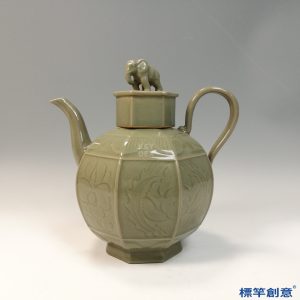 FC072 五代越窯青瓷刻牡丹紋象鈕八稜執壺