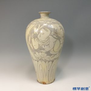 GB185 北宋磁州窯米白釉珍珠地刻嬰兒紋求子梅瓶