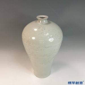 HA095 元代景德鎮窯卵白釉刻龍紋梅瓶