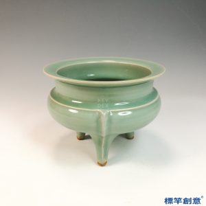 GC231 南宋龍泉窯粉青釉出筋鬲式香爐