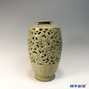 GB193 北宋耀州窯青瓷鏤空刻牡丹燈籠瓶