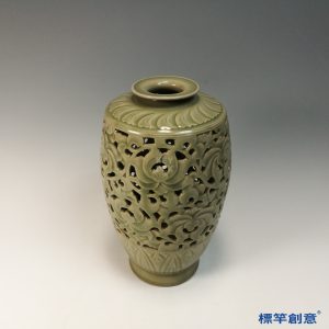 GB193 北宋耀州窯青瓷鏤空刻牡丹燈籠瓶