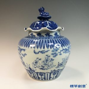 HB131 明中晚期青花成化款人物庭園紋荷葉蓋罐（口沿小損）