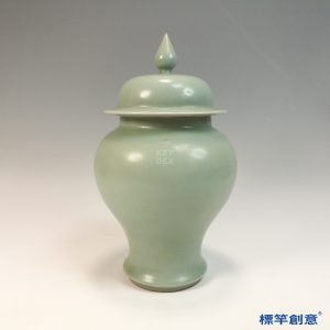 GC241 南宋晚期龍泉窯粉青釉將軍罐